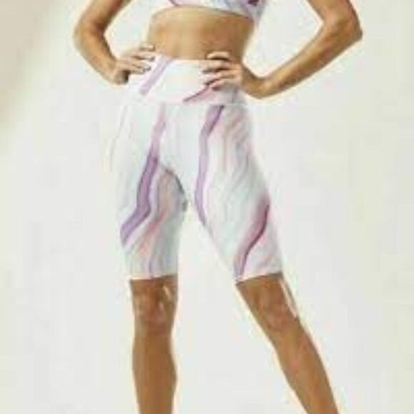 Athleta LOVE Proudly 7'' Bike Shorts Fitness Yoga Running Shorts Size Small - Picture 1 of 10